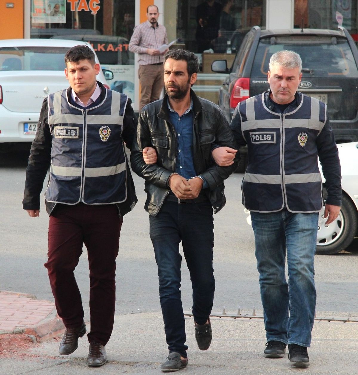 Sıfır Dairelerin Şofben Faresi Tutuklandı
