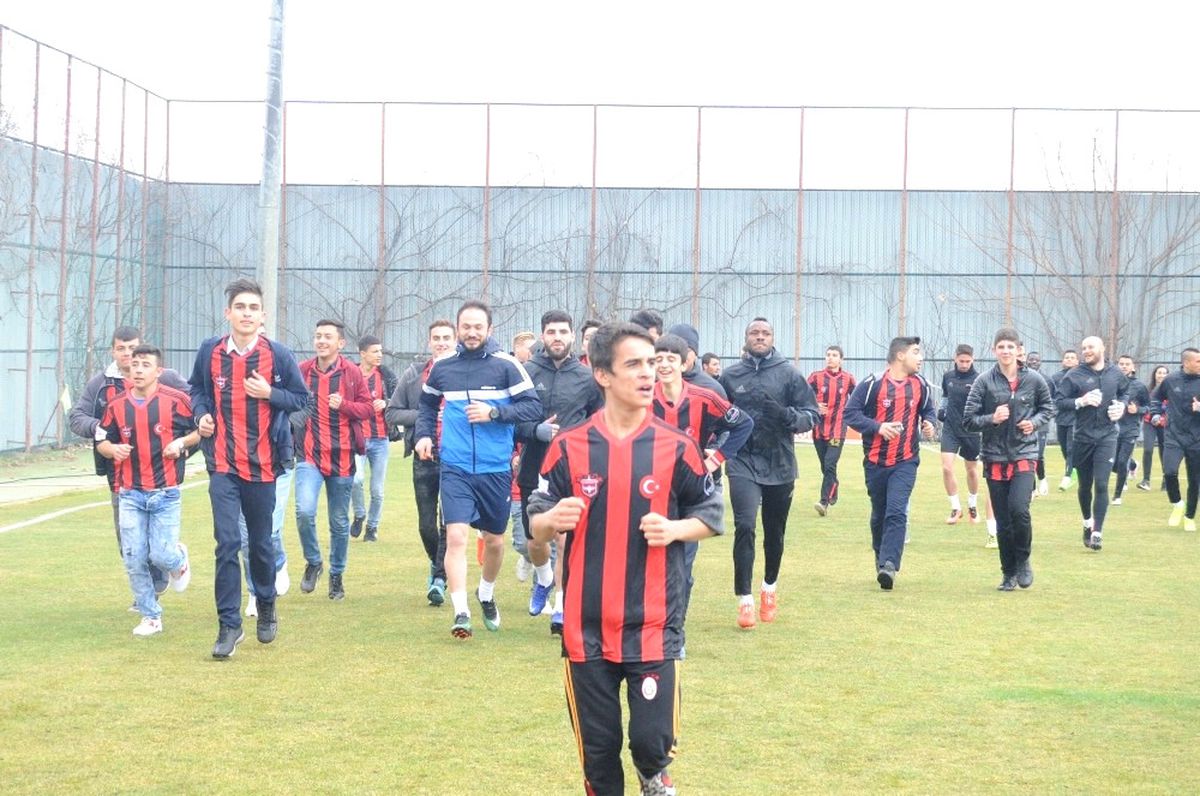 Terörle Mücadele Polisleri Tarafından Hazırlanan Projesi Kapsamında 40 Öğrenci Bülent Uygun ile...