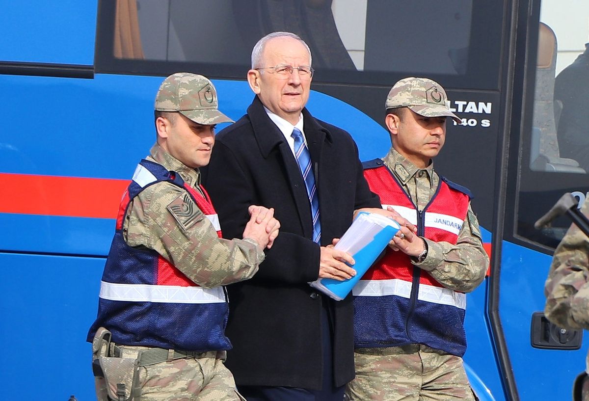 Adem Huduti, Savunmasına \'Dalga Geçer Gibi\' Başladı