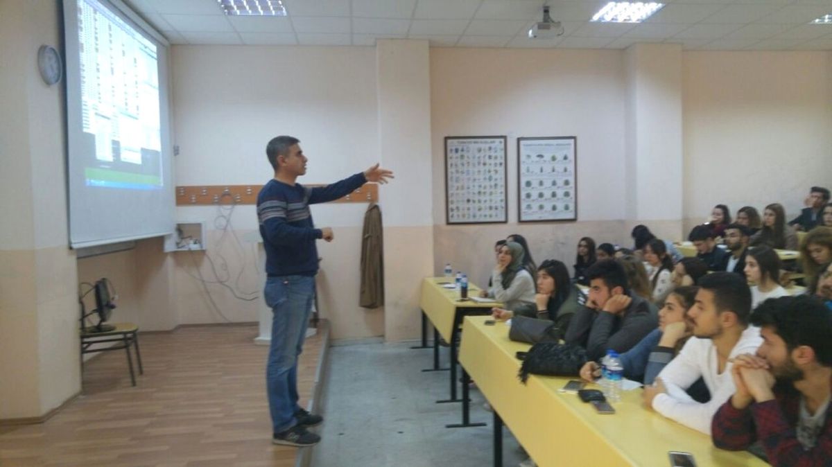 Advak\'tan Borsa Yarışmasına Katılacak Olan Öğrencilere Destek