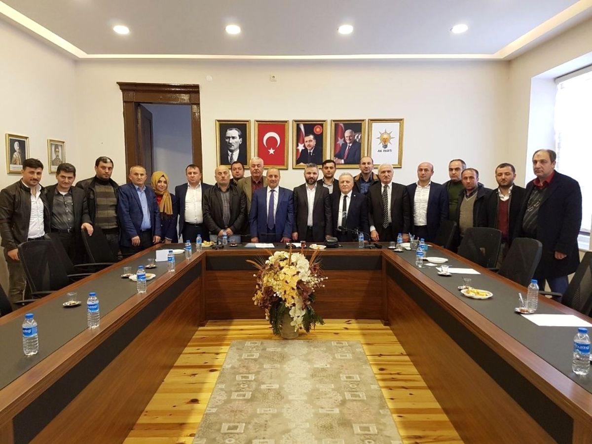AK Parti\'de Referandum Toplantısı