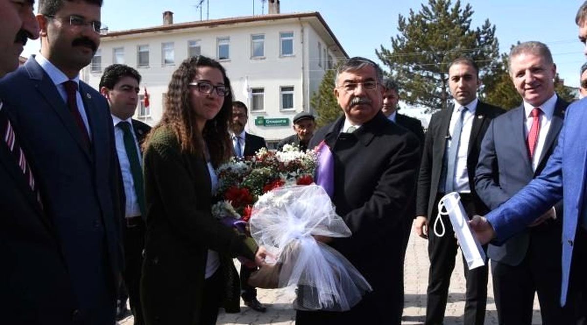 Bakan Yılmaz: CHP Olumlu Yönde Gidiyor