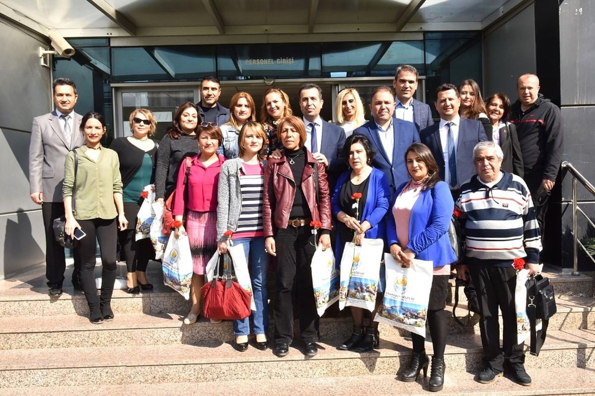 Büyükşehir\'den Kadın Gazetecilere Hediye