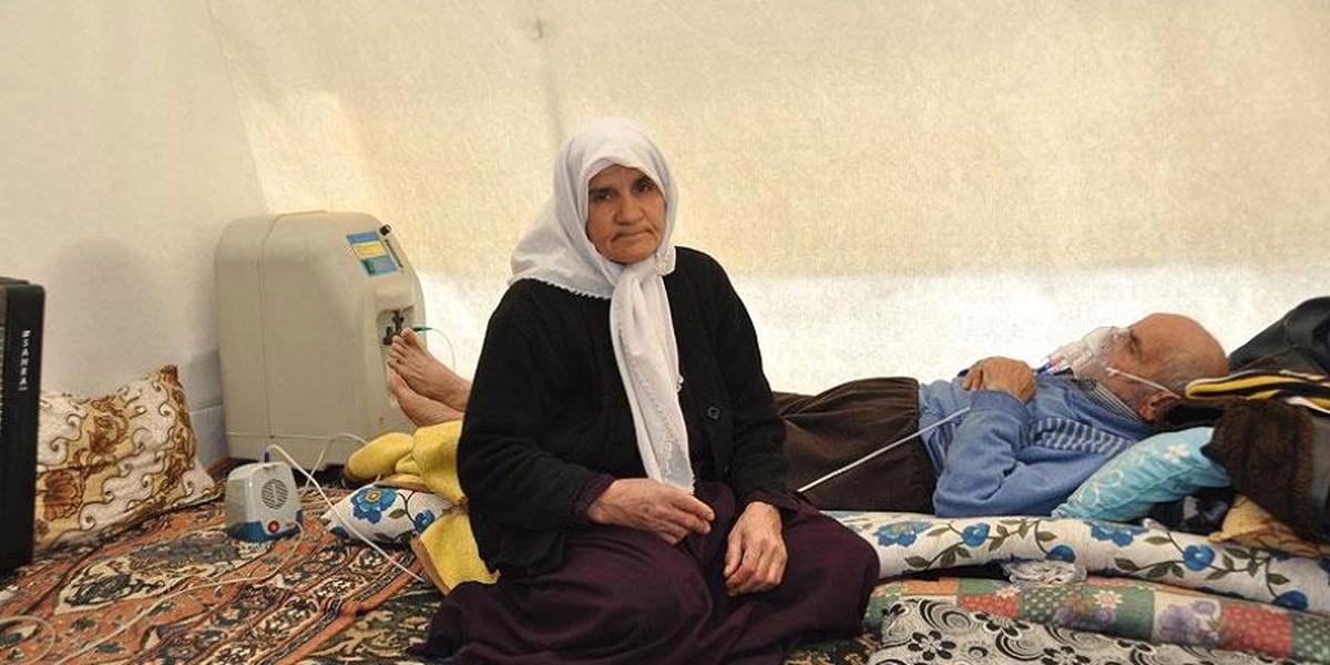 Çadırda Solunum Cihazıyla Yaşama Tutunuyor