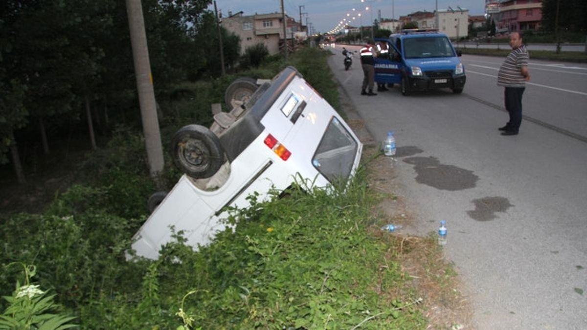 Çarşamba\'da Minibüs Devrildi: 1 Yaralı