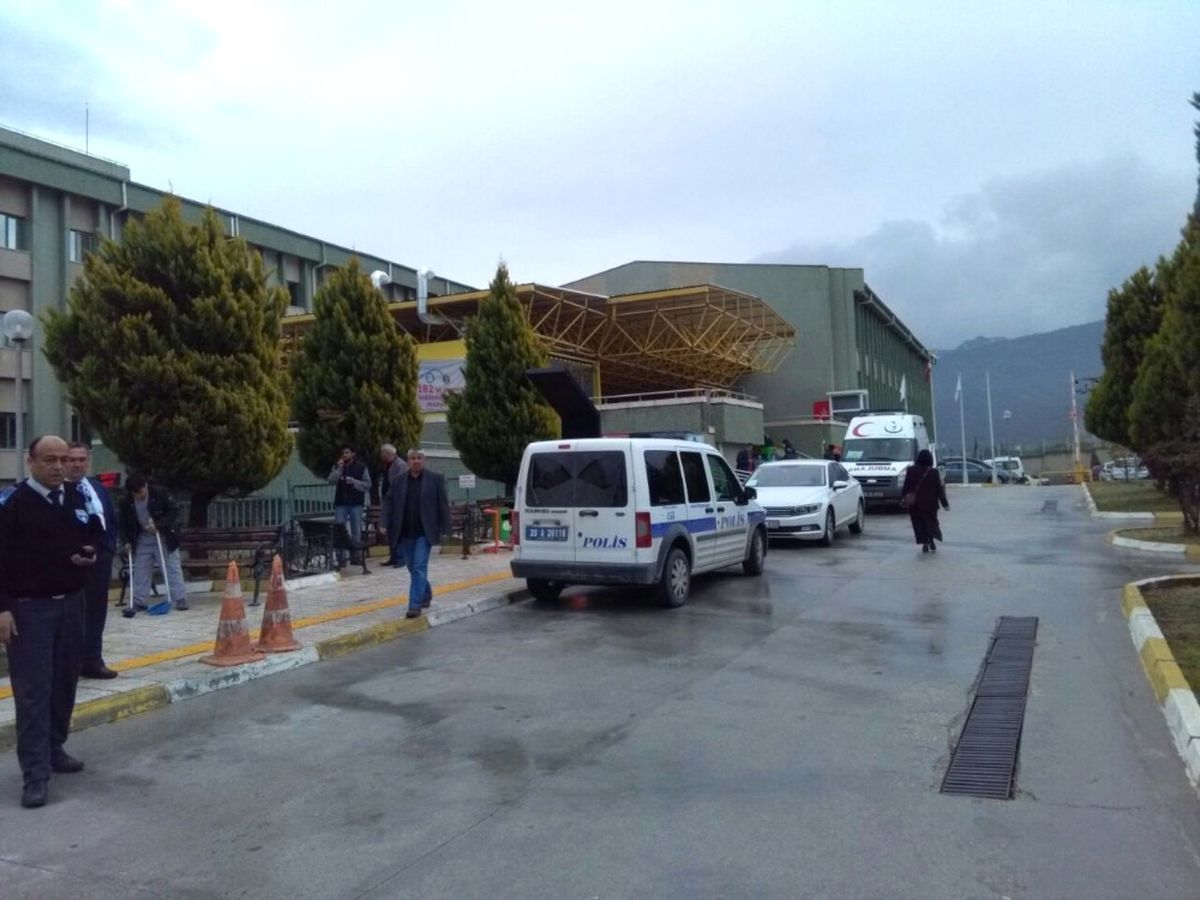 Denizli\'de Hastanede Oksijen Tüpü Patladı