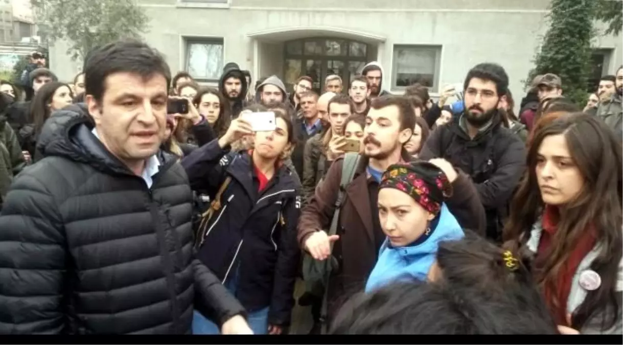 Dha İstanbul- Bilgi Üniversitesi\'nde "Saldırı" Protestosu