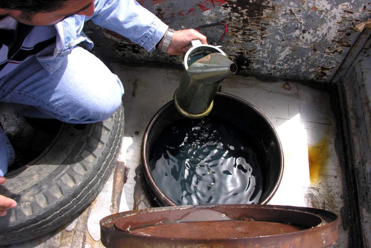 Hadımköy\'de 20 Bin Litre Kaçak Akaryakıt Ele Geçirildi