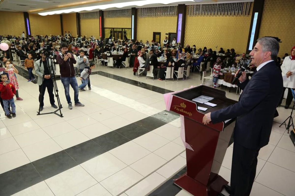 Hanımlar, Dünya Kadınlar Günü Özel Programında Buluştu