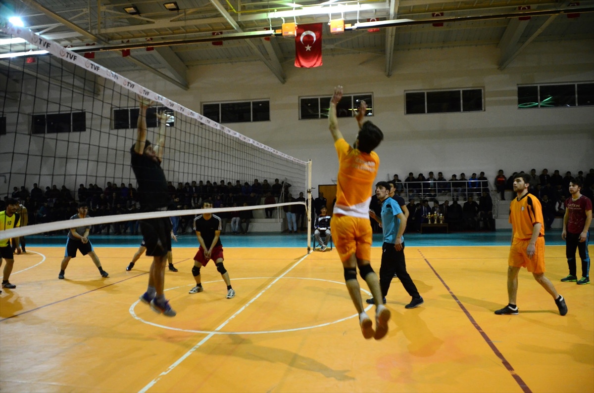 Hizan Halk Voleybol Turnuvası Sona Erdi