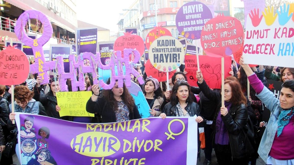 Kadınlardan "Şiddete Hayır" Eylemi