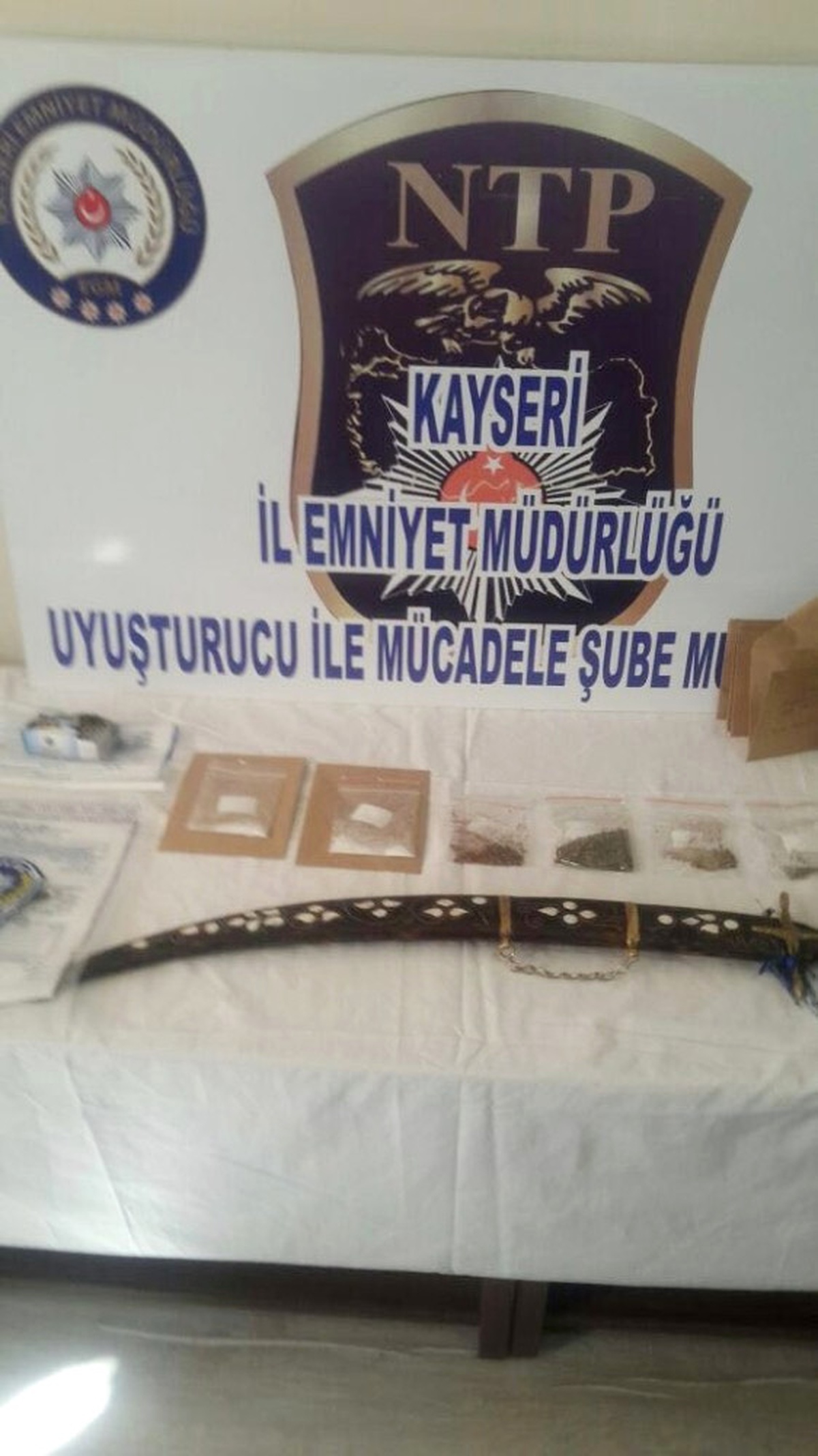 Kayseri\'de Uyuşturucu Tacirlerine Şafak Operasyonu