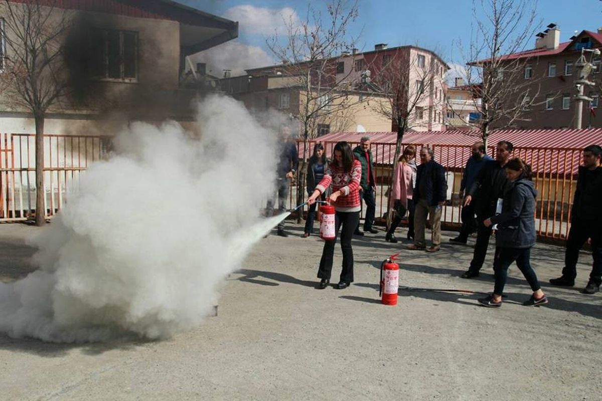 Kulp\'ta, Eğitimcilere Yangın Eğitimi