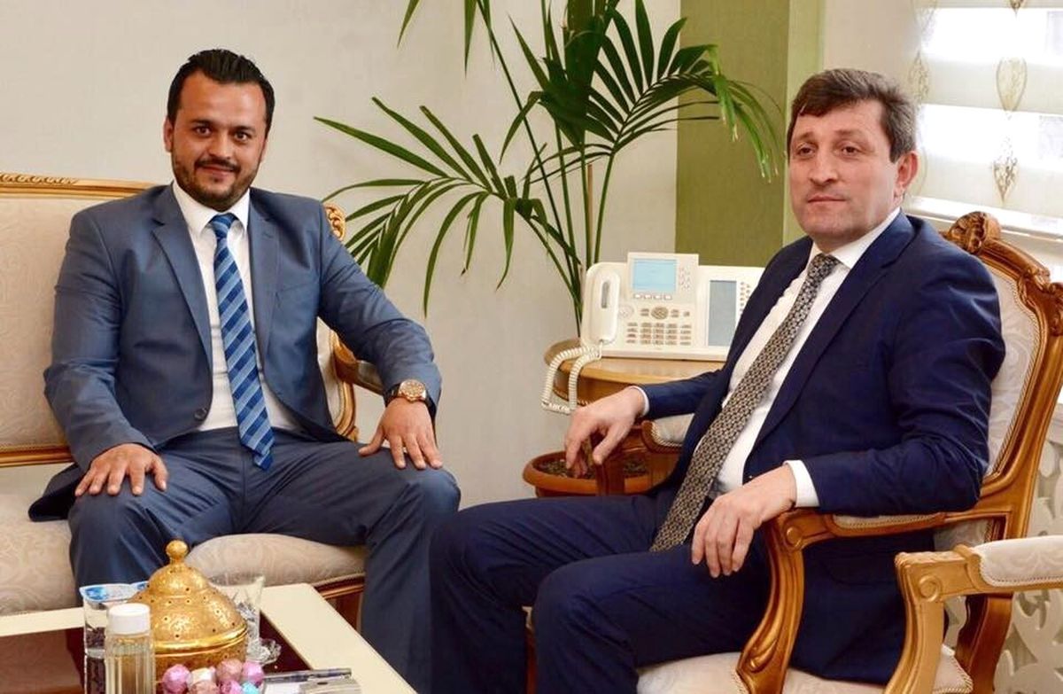 Lapsekili İş Adamları Vali Orhan Tavlı\'yı Ziyaret Etti
