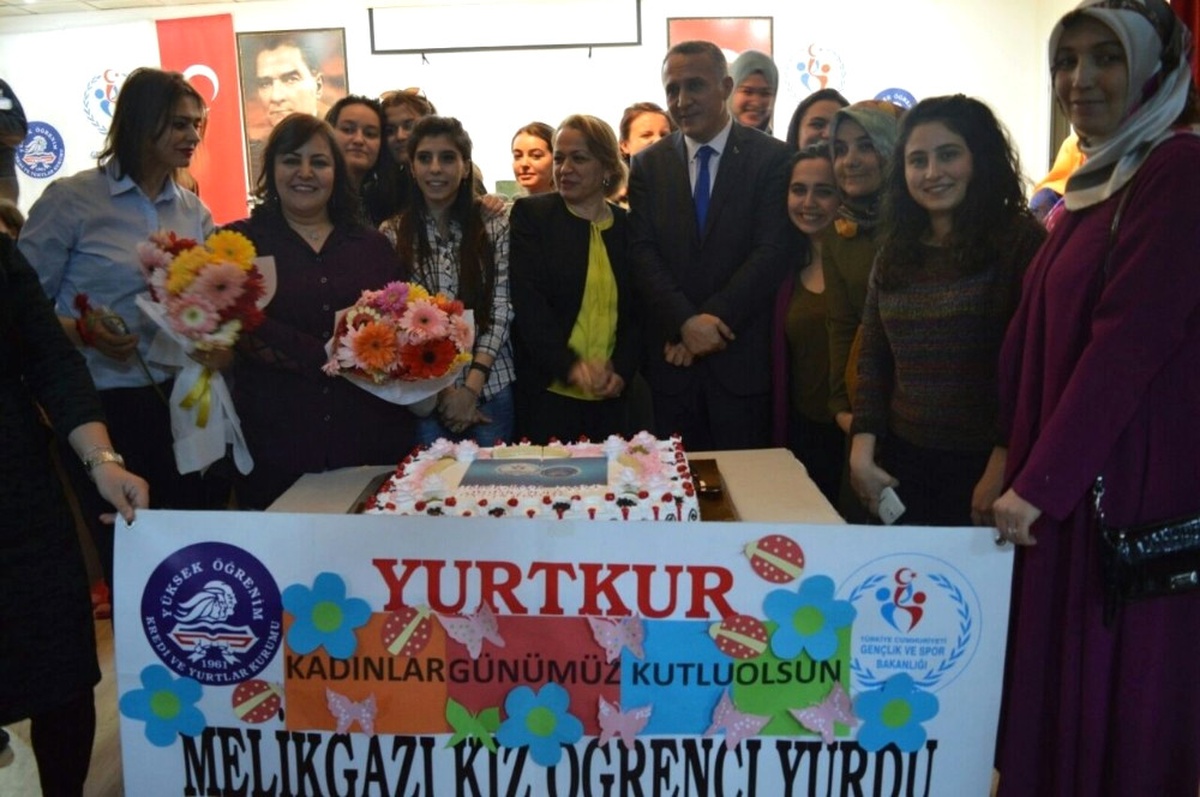 Melikgazi Kız Öğrenci Yurdu\'nda Kutlama