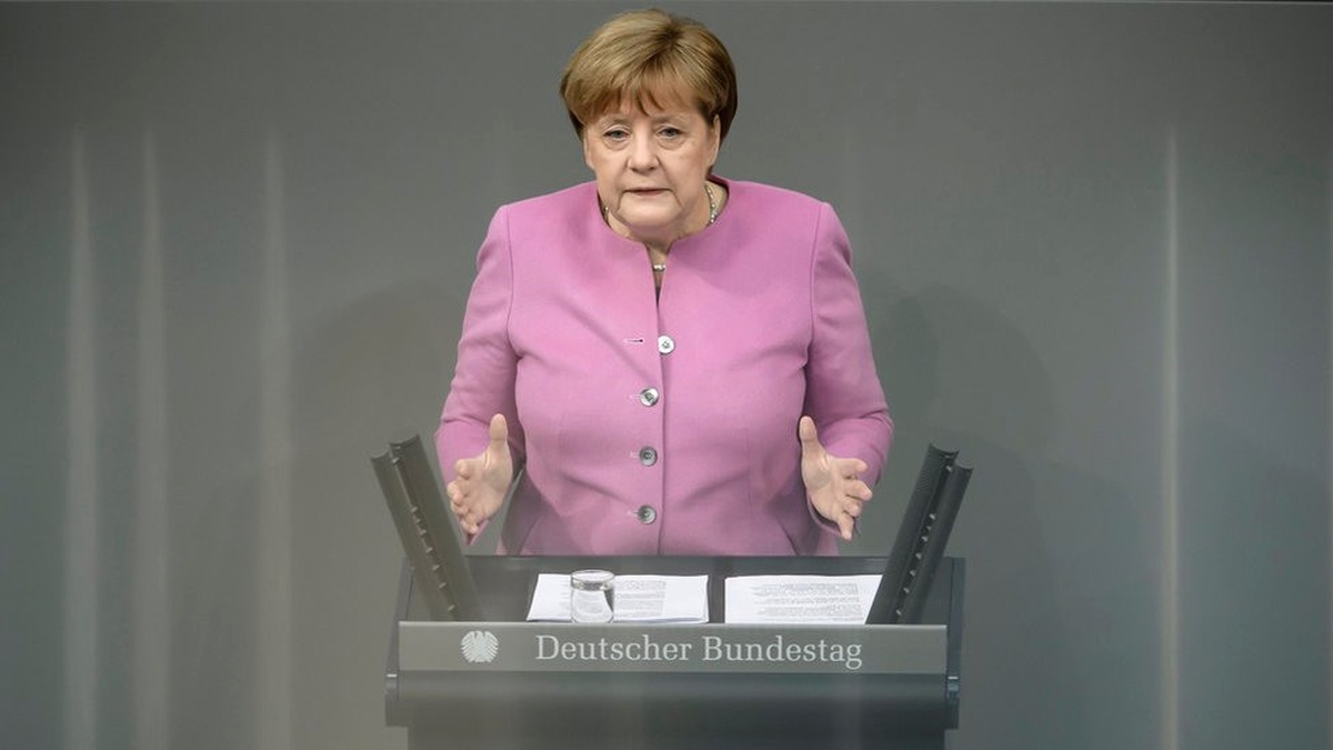 Merkel: Nazi Benzetmeleri Durmak Zorunda