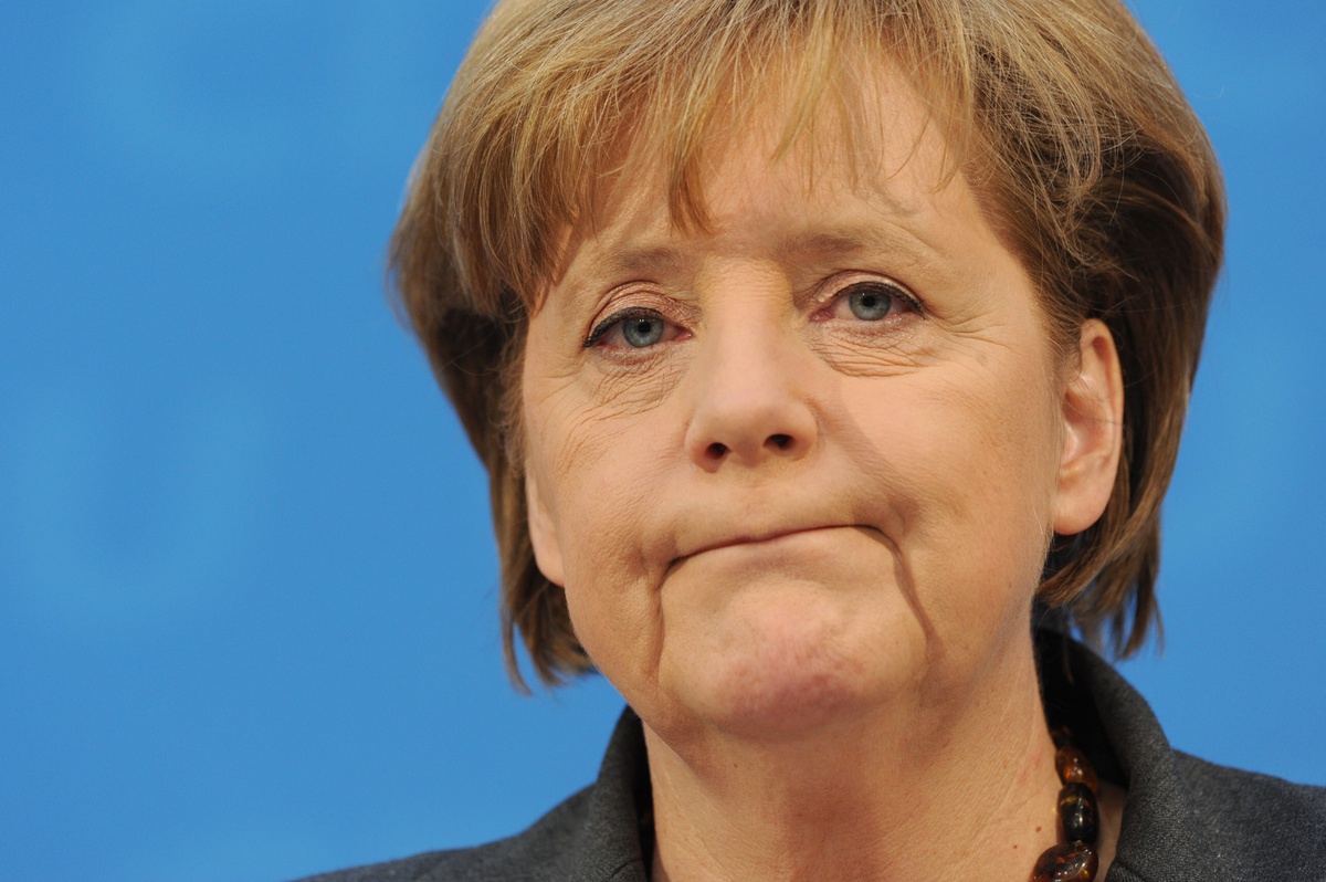 Merkel: Türk Politikacılar Almanya\'da Konuşabilir