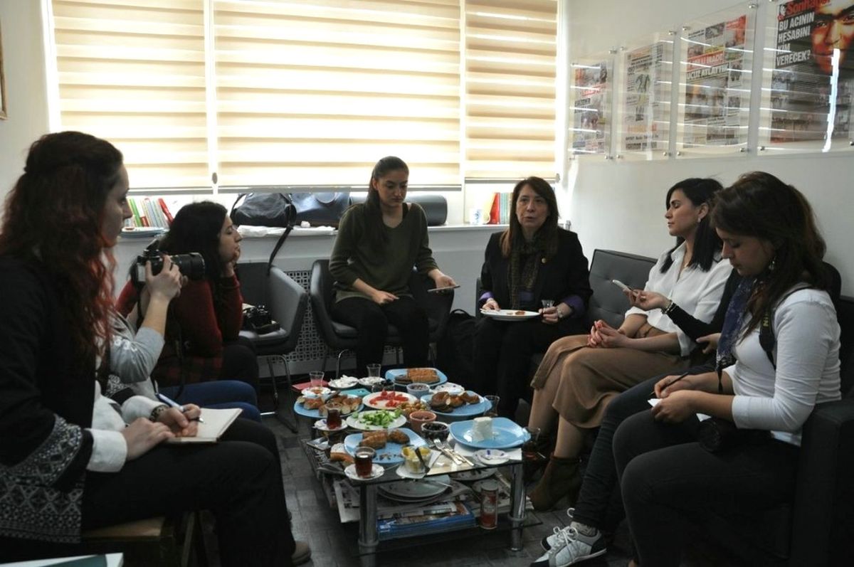 Milletvekili Emine Nur Günay Başkan Kurt\'a Teşekkür Etti