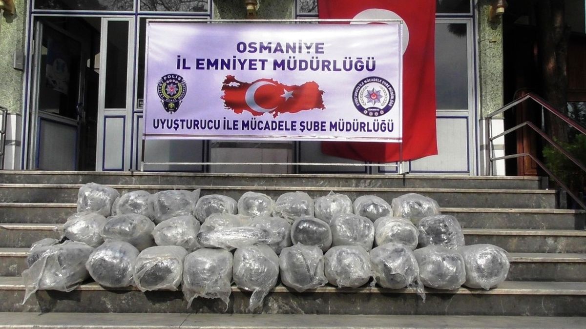 Minibüste 143 Kilo Esrar Bulundu