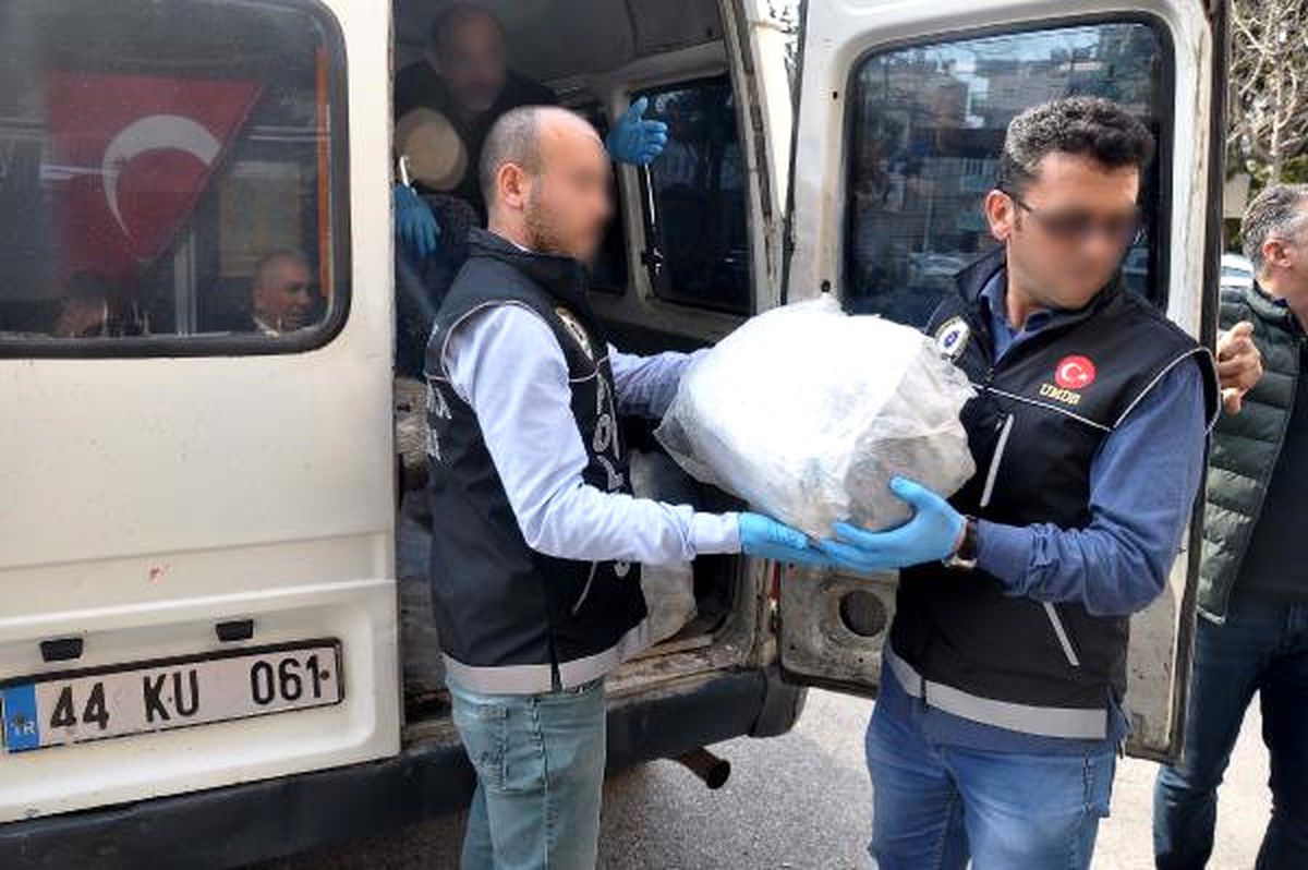 Minibüste 143 Kilo Esrar Ele Geçirildi, Sürücü Tutuklandı