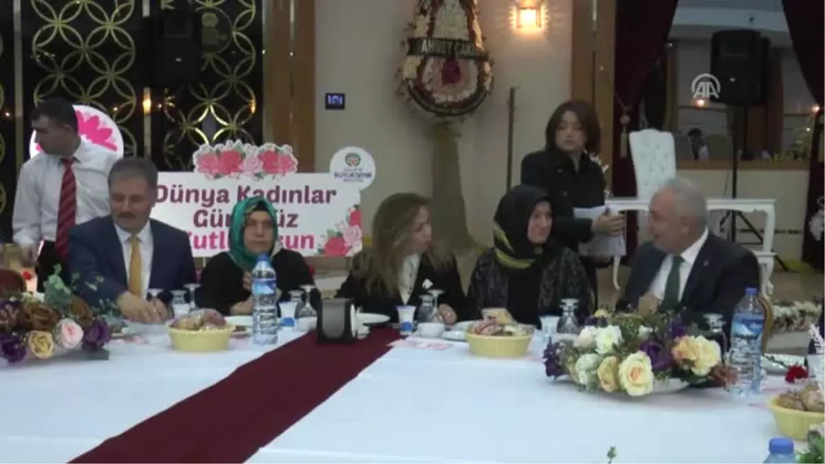 Öznur Çalık: "Kadınlarımız Fetö Karşısında Dimdik Durdu"