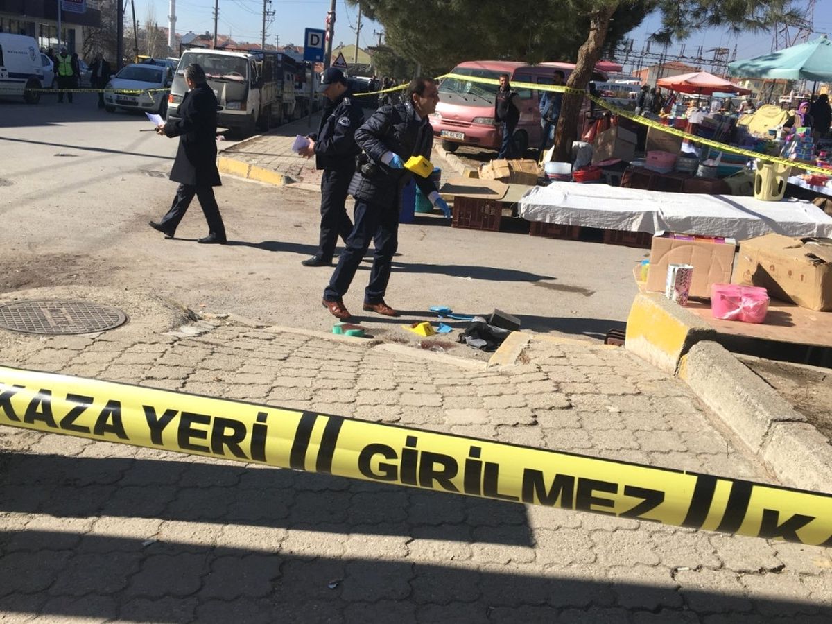Pazar Yerinde Silahlı Kavga: 2 Yaralı