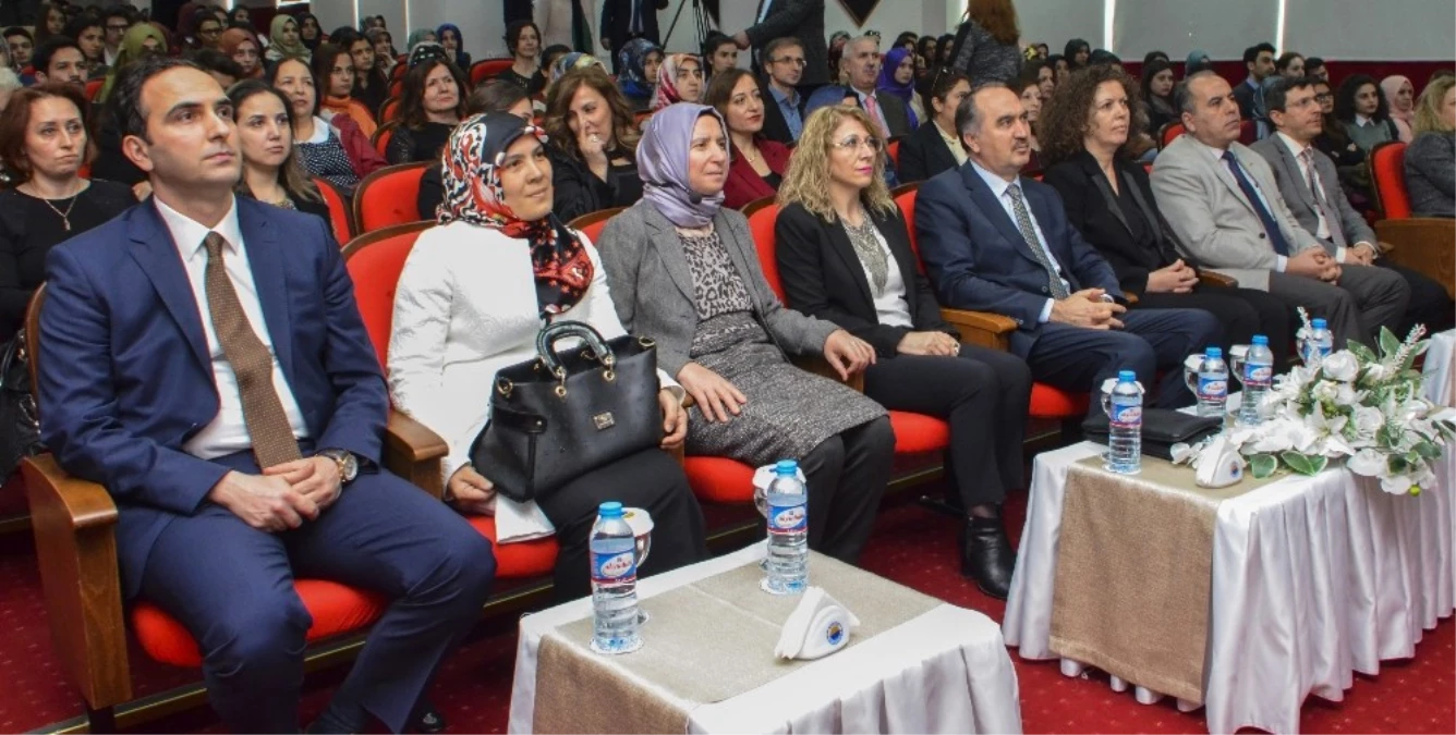 Sinop Üniversitesinde \'Kadın ve Liderlik\' Konferansı