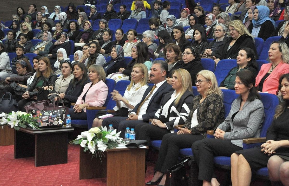 Toroslar\'da \'Kadın Güçlüdür\' Paneli