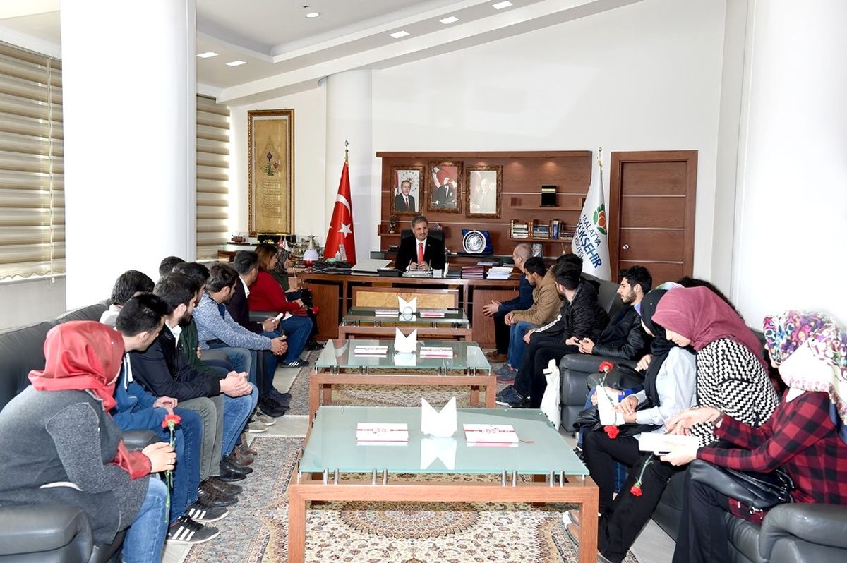 Üniversite Öğrencilerinden Başkan Çakır\'a Ziyaret