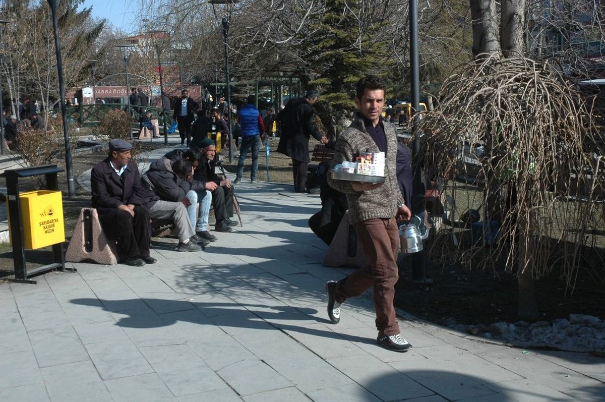 Van\'da İki Mevsim Bir Arada Yaşanıyor