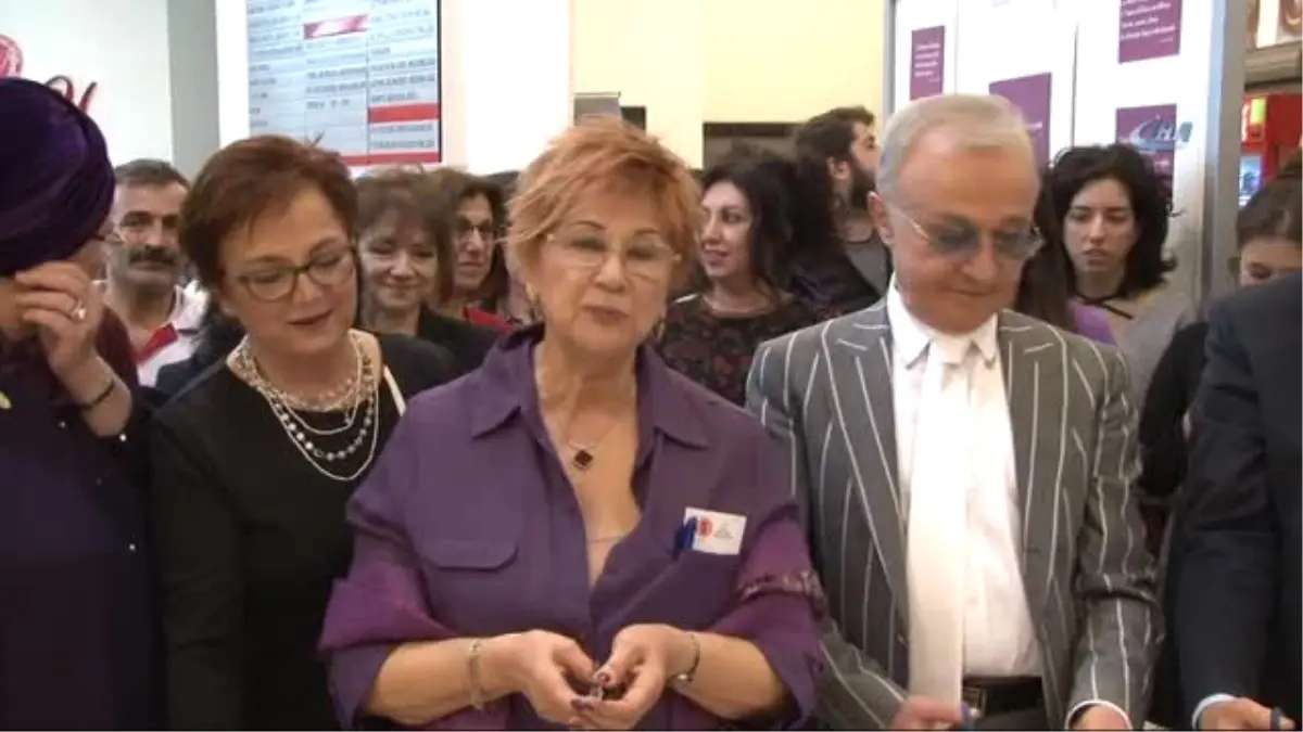 Yeni Yüzyıl Üniversitesi\'nde "Yeni Yüzyılın Çalışan Kadınları" Sergisi Düzenlendi