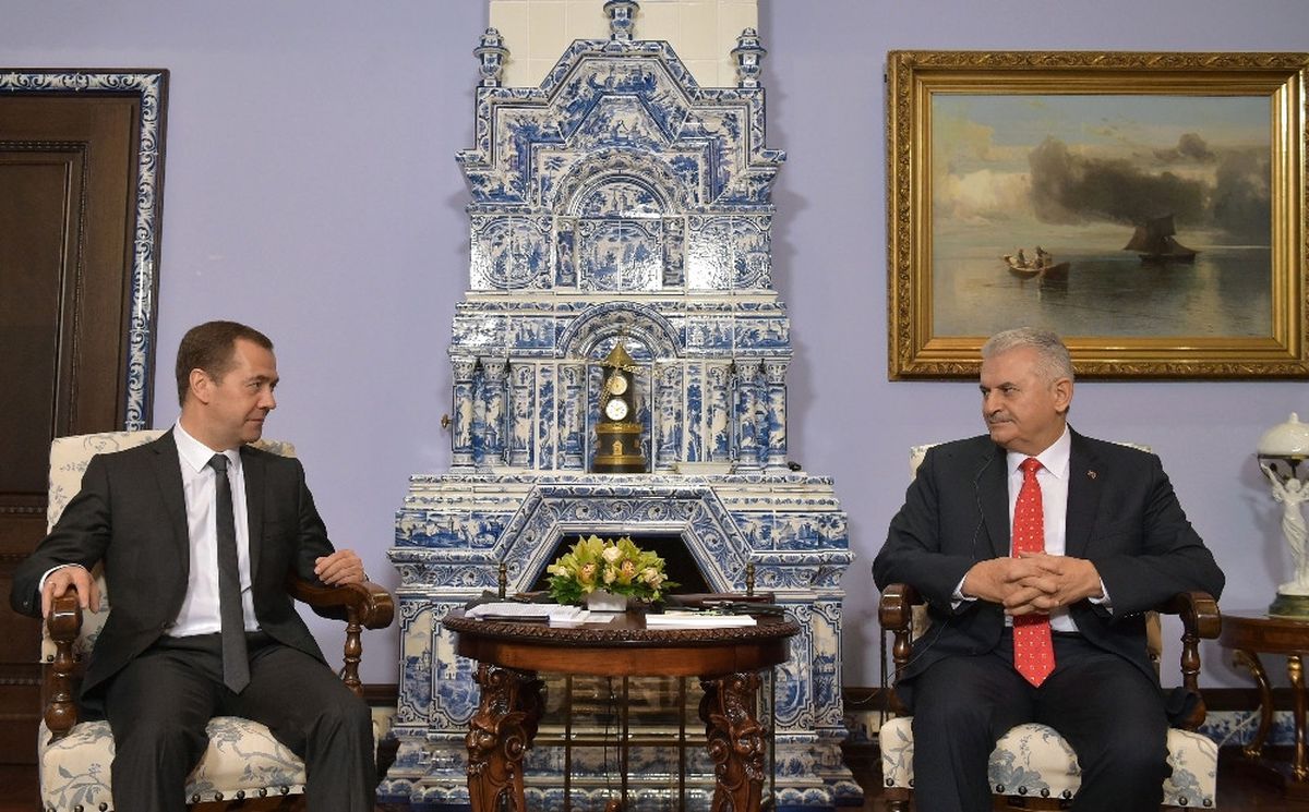 Yıldırım Medvedev\'le Görüştü