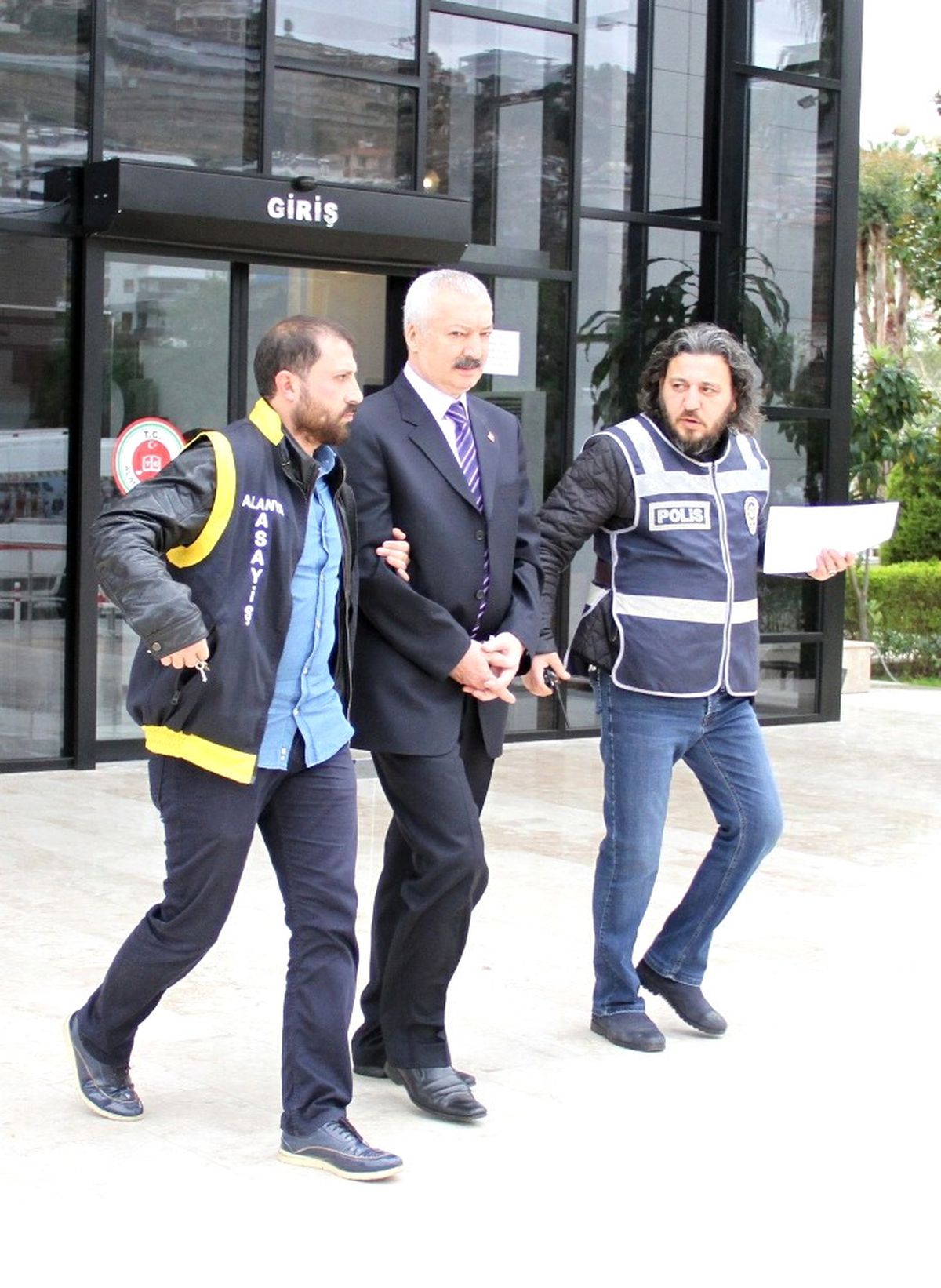 2 Kız Öğrencisine Cinsel İstismarda Bulunan Öğretmene 31 Yıl 3 Ay Hapis