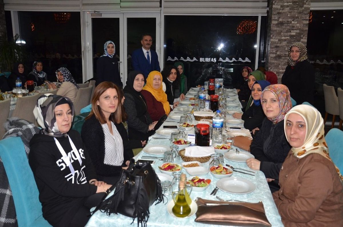 Ak Kadınlar Atatepe\'de Buluştu