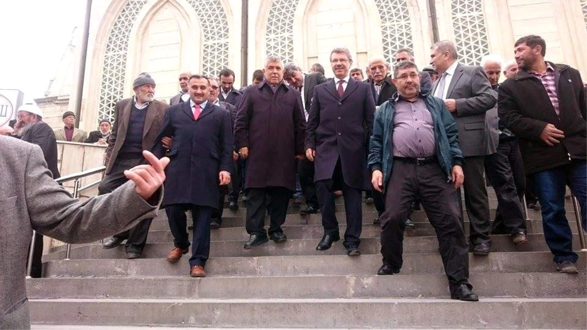 AK Parti Kayseri Milletvekilleri Dedeoğlu ve Karayel Develi\'de