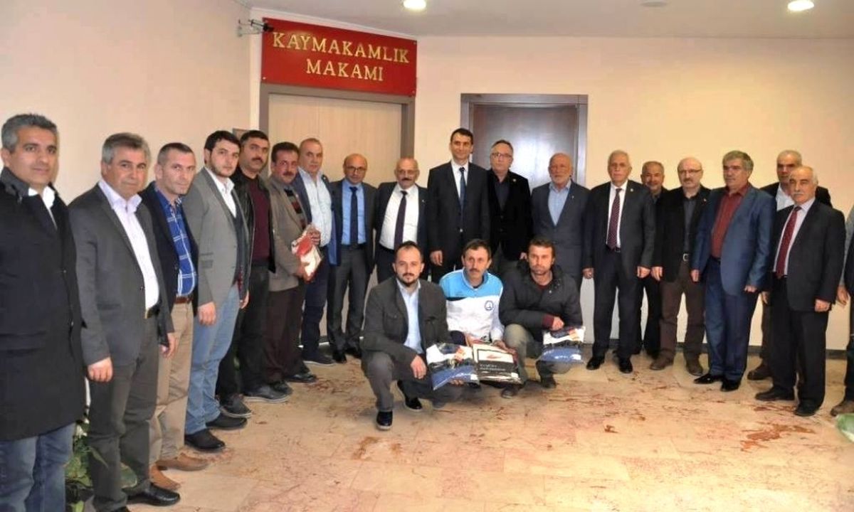 Altınova\'da Amatör Kulüplere Malzeme Yardımı