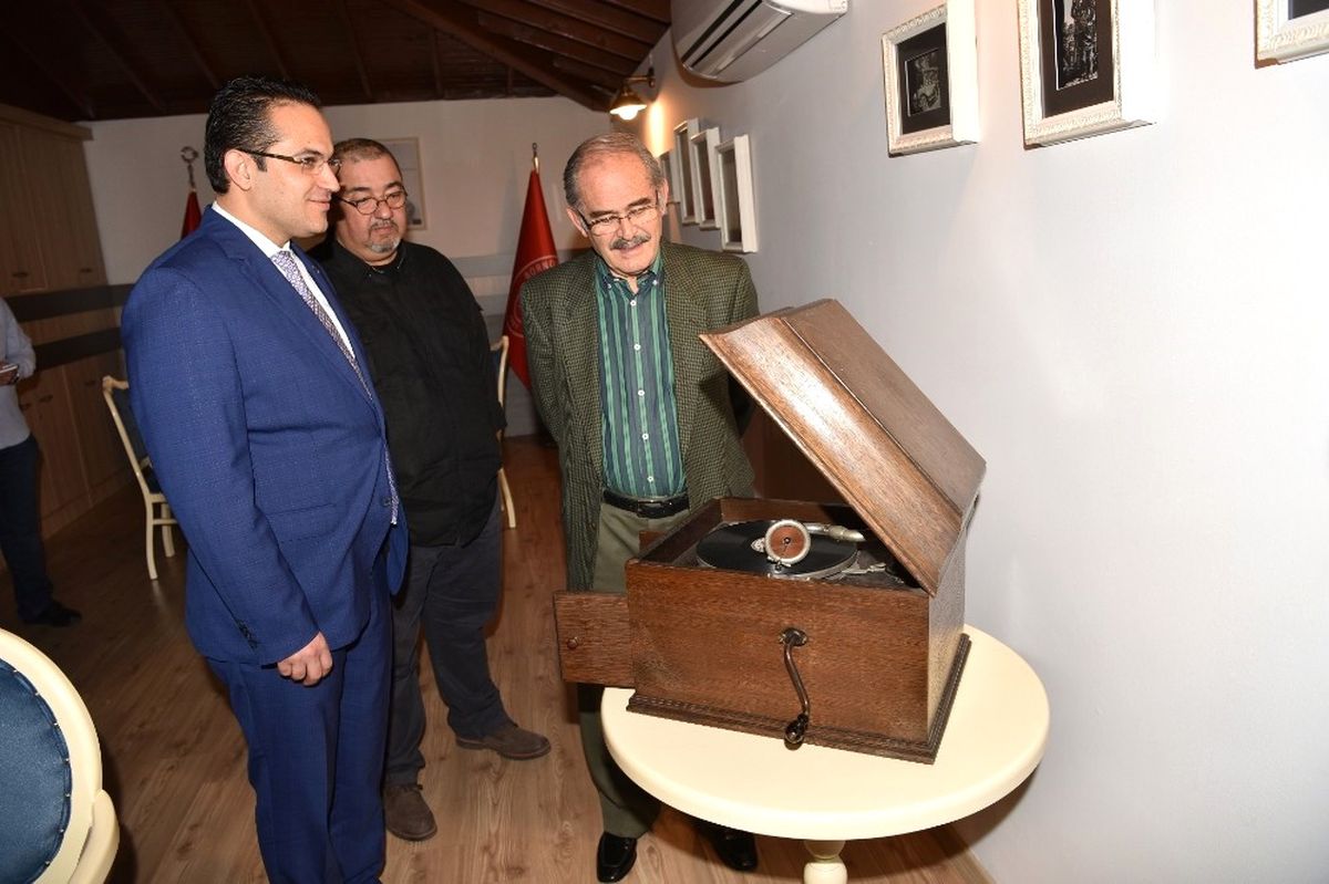 Ata Anı Evi\'ne Eskişehirli Başkan Büyükerşen\'den Övgü