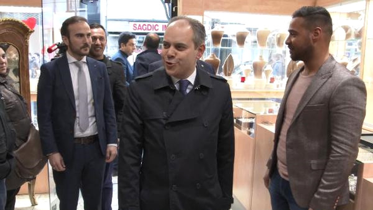 Bakan Kılıç, Almanya\'da Türk Esnafı Ziyaret Etti