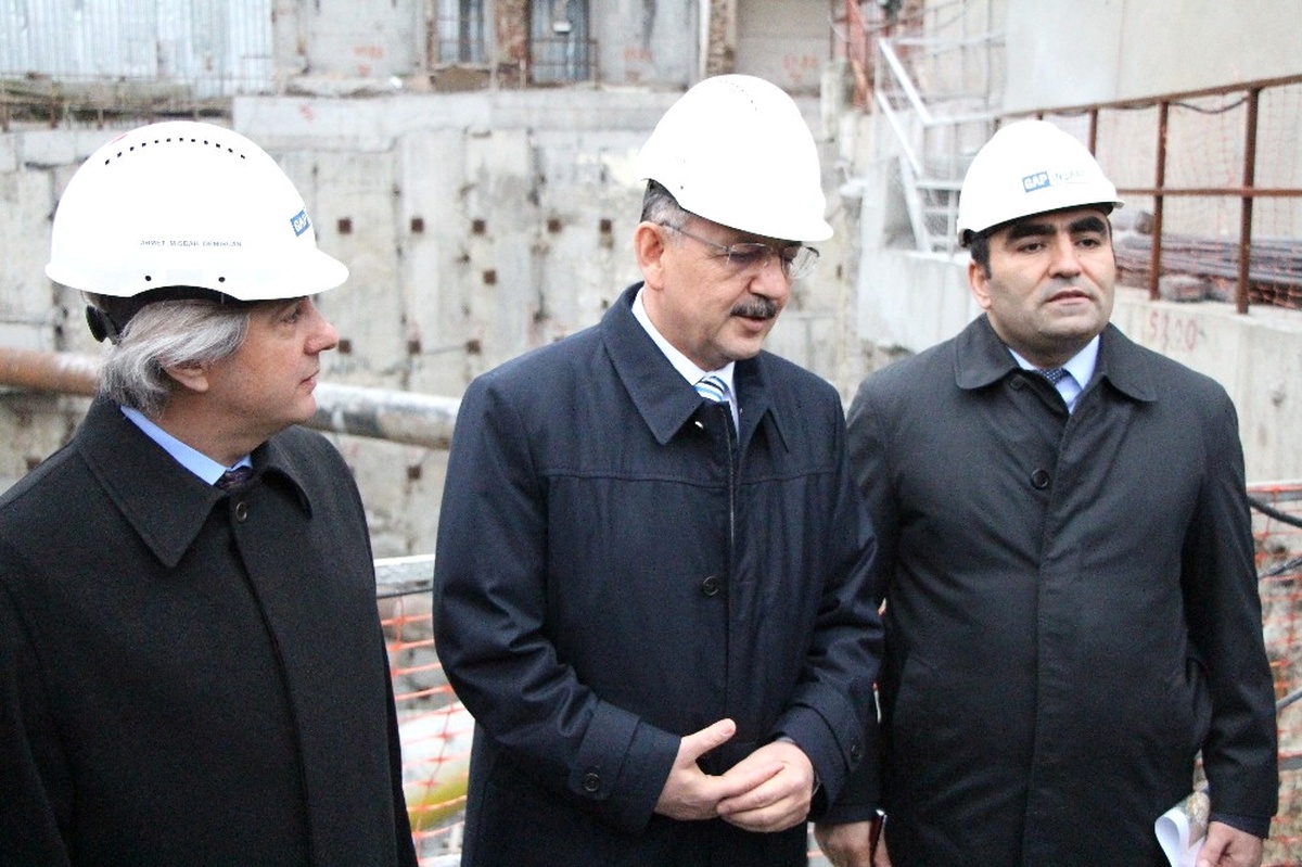 Bakan Özhaseki, Tarlabaşı\'nda İncelemelerde Bulundu