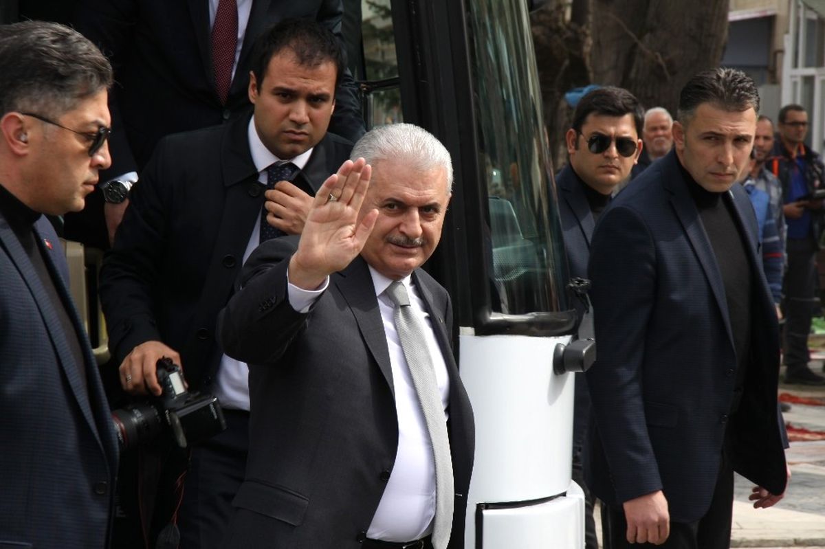 Başbakan Yıldırım Cuma Namazını Düzce\'de Kıldı