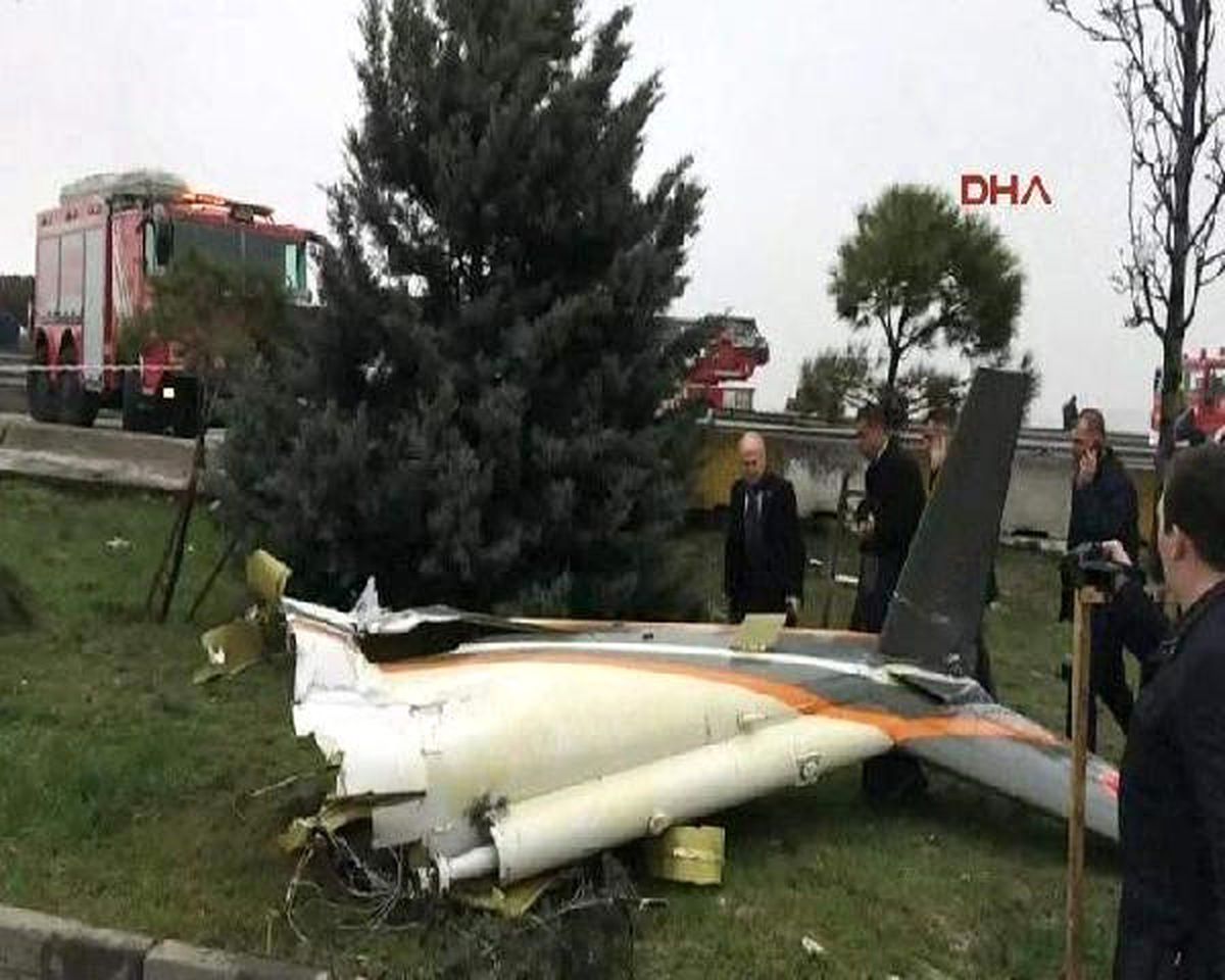 Beylikdüzü\'nde Helikopter Düştü (3)
