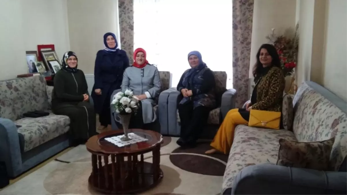 Burhaniye\'de Şehit Aileleri Ziyaret Edildi