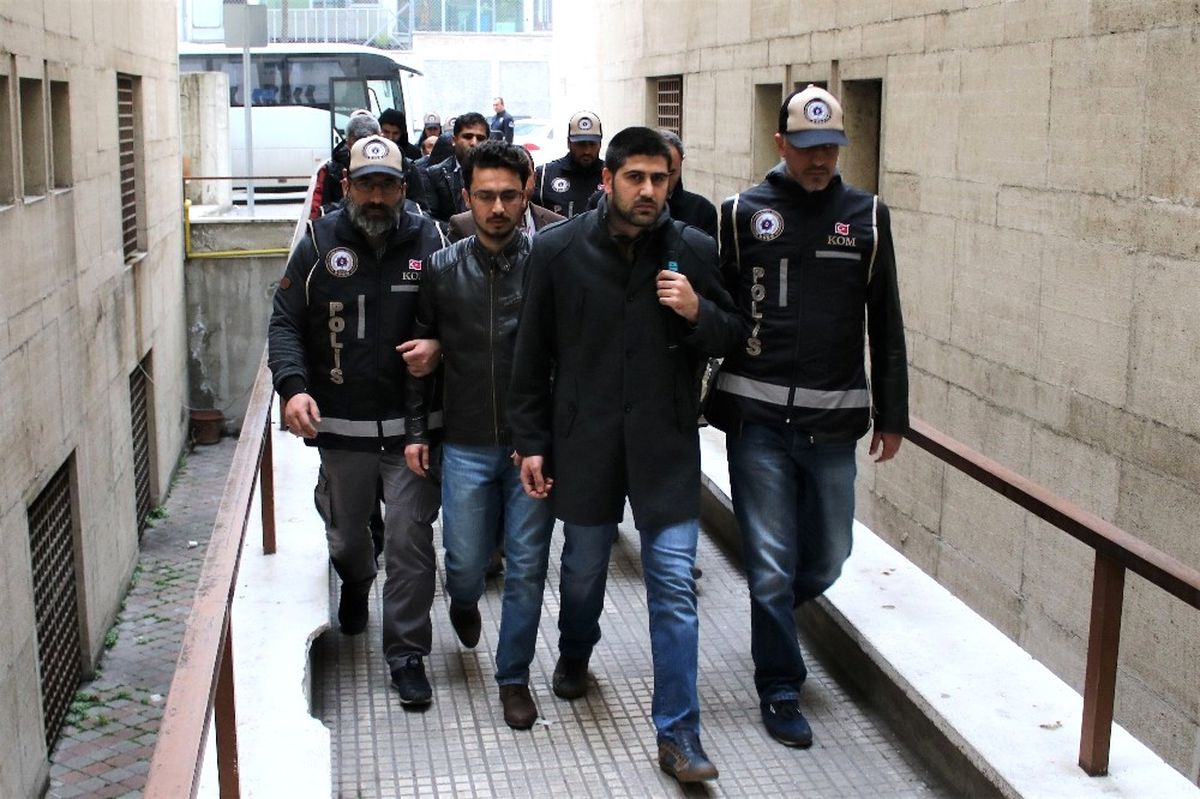 Bursa\'da Fetö Operasyonunda Gözaltına Alınan 10 Kişi Adliyeye Sevk Edildi