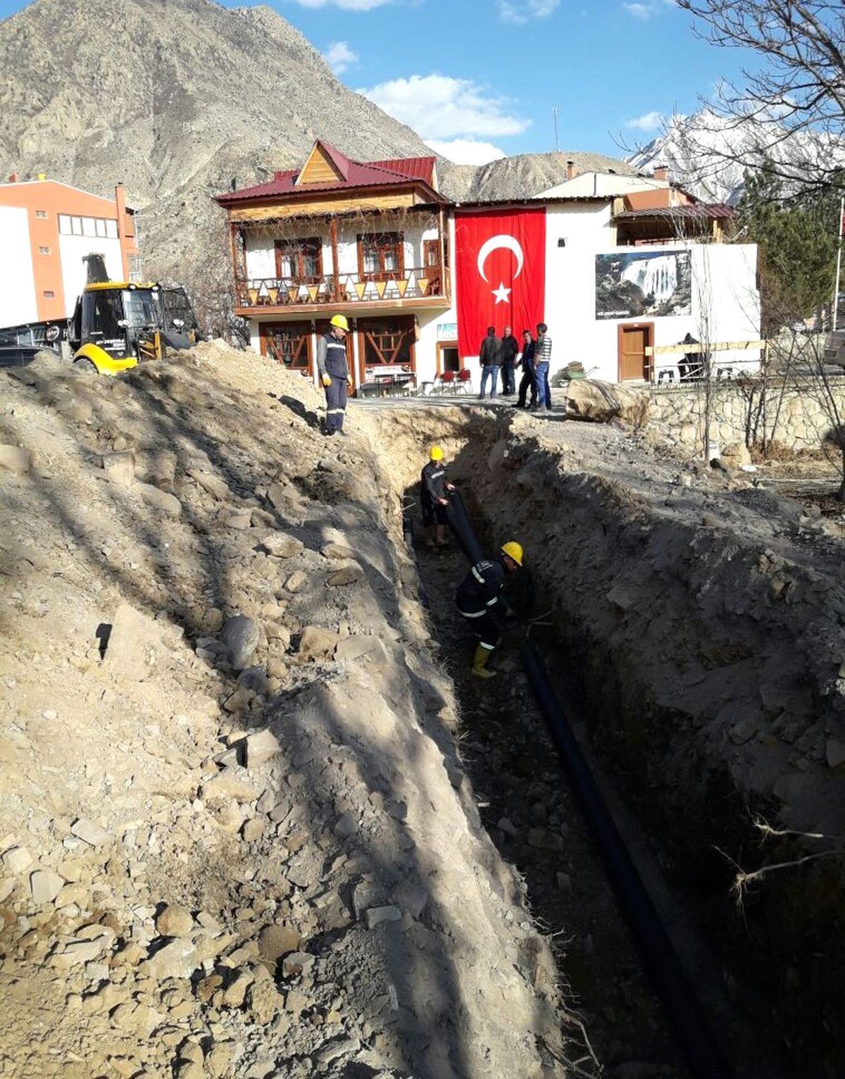 Büyükşehir\'den Uzundere\'ye Altyapı Yatırımı