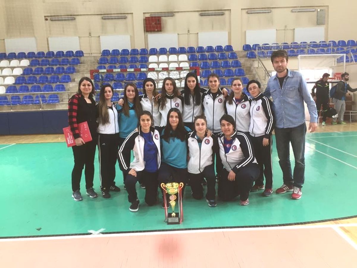 Çomü Kadın Futsal Takımı Namağlup Şampiyon