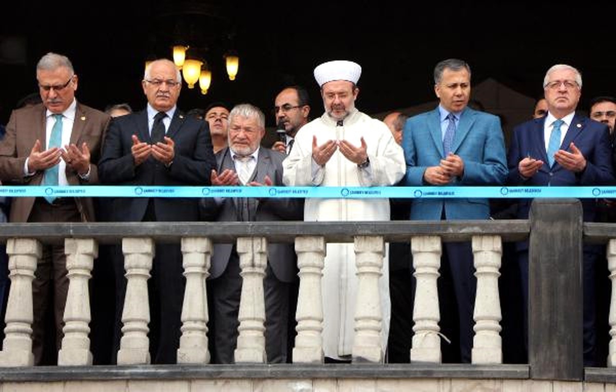 Diyanet İşleri Başkanı, Kubbesi Baklava Dilimli Caminin Açılışını Yaptı