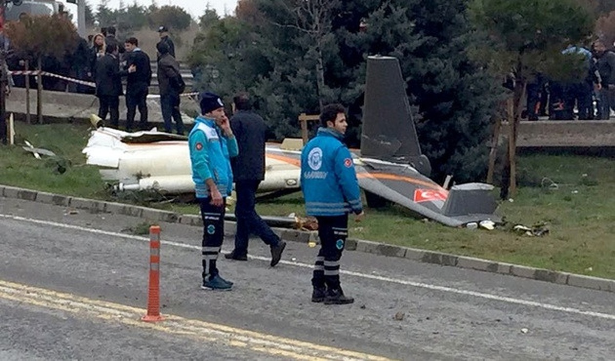 Düşen Helikopterin Parçaları Metrelerce Uzakta