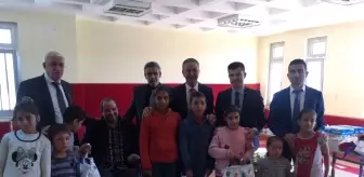 Engelliler Saksıda Fidan Dikti