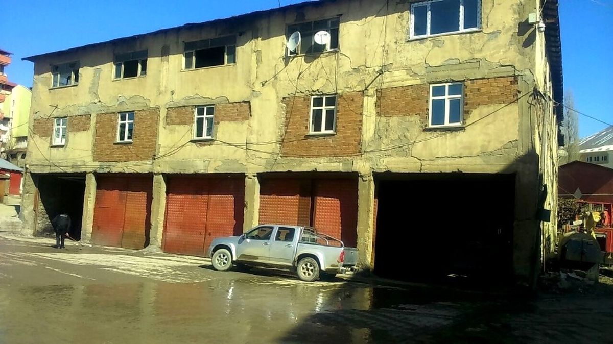Hakkari Belediyesine Yeni Garaj Binası