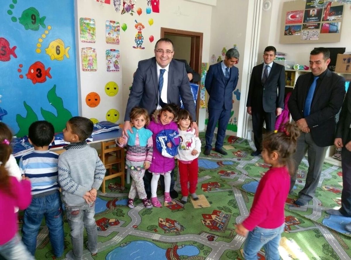 Hasankeyf\'te Bin 621 Öğrenciye Kıyafet Yardımı Yapıldı